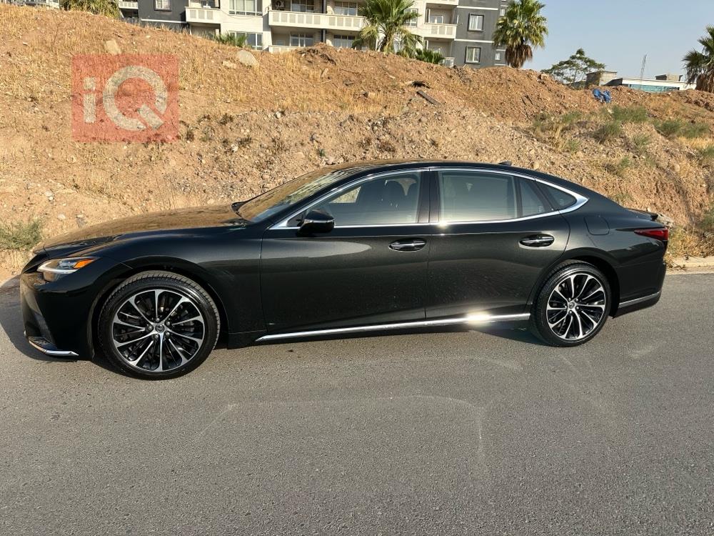 Lexus LS